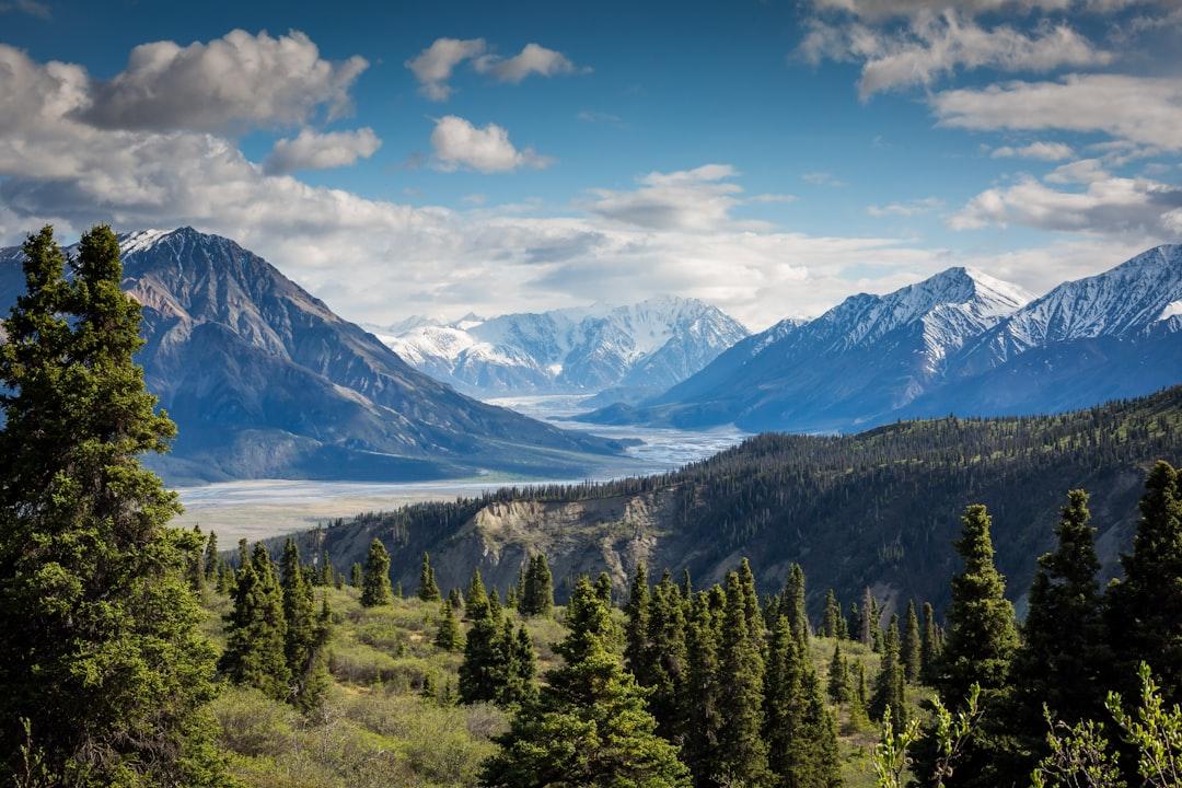 travelyukon, Wet mountain valley